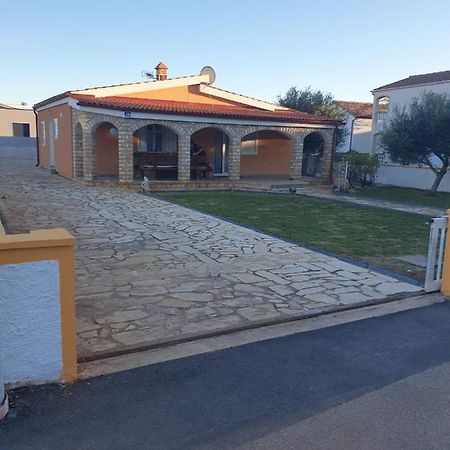 Studio Apartman I Mali Apartman فير المظهر الخارجي الصورة