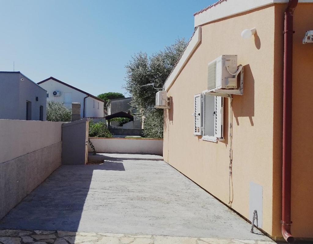 Studio Apartman I Mali Apartman فير المظهر الخارجي الصورة