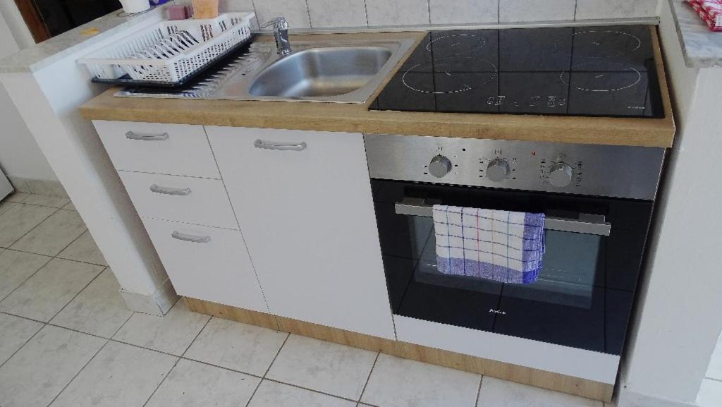 Studio Apartman I Mali Apartman فير المظهر الخارجي الصورة