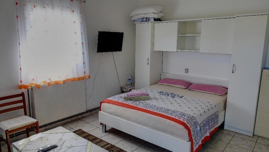 Studio Apartman I Mali Apartman فير المظهر الخارجي الصورة